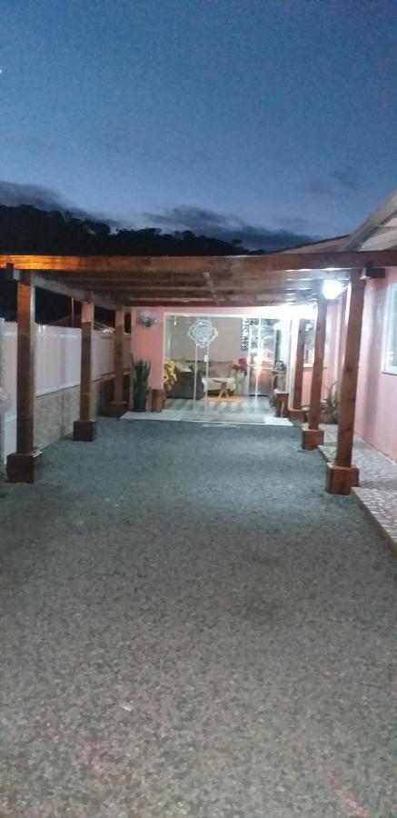 乌鲁比西 Casa De Temporada Familiar酒店 外观 照片