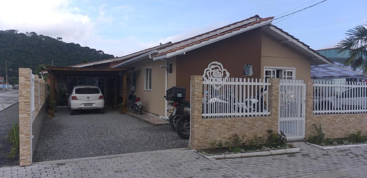 乌鲁比西 Casa De Temporada Familiar酒店 外观 照片